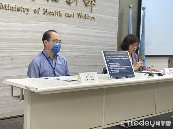 ▲▼食藥署說明國內缺藥狀況，右為食藥署副署長陳惠芳。（圖／記者洪巧藍攝）