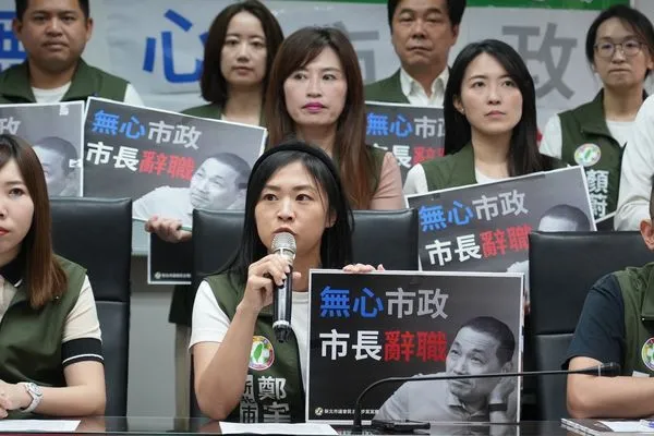 ▲▼新北市議會民進黨團「市政擺爛 市長辭職」記者會。（圖／民進黨團提供）