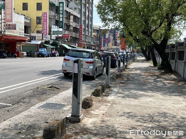 ▲台南市政府智慧停車柱全數4000席已全數完成建置，20日起啟用北區、中西區、南區、安平區、仁德區、東區及永康區等823席智慧停車格。（圖／記者林悅翻攝，下同）