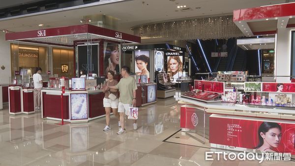 ▲▼台中,七期重劃區,遠東百貨,大遠百,Top City,台灣大道,百貨公司,店后,精品專櫃。（圖／記者姜國輝攝）