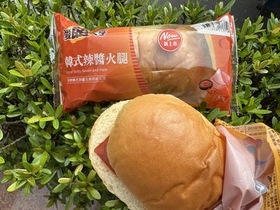 韓料控衝了！Q胖麵包夾整片火腿＋韓式辣醬　限定3000間超商開吃