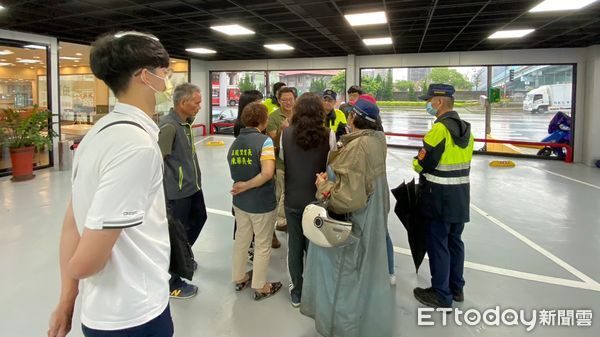 ▲五股中興路、新五路口塞車嚴重 新北市府決議科技執法來解套。（圖／記者戴上容翻攝）