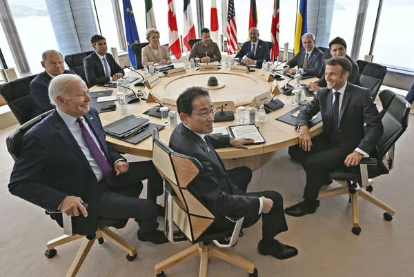 ▲▼烏克蘭總統澤倫斯基21日在G7峰會上與各國領導人進行會談。（圖／路透）