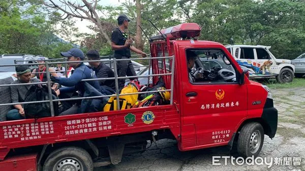 飛龍瀑布0522上午搜救畫面。（圖／記者陳崑福翻攝）