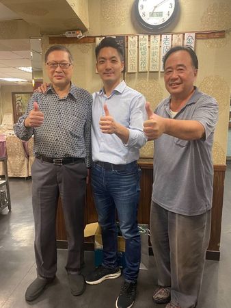 ▲▼台北市長蔣萬安與陳正修合照。（圖／台北市議員顏若芳提供）