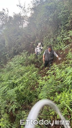 ▲屏東縣瑪家消防分隊鱈葉根山迷路救人             。（圖／記者陳崑福翻攝）