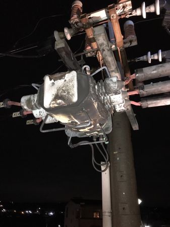 ▲彰化市凌晨閃電雷擊造成598戶停電。（圖／台電提供）。