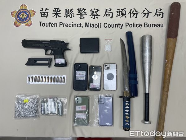 ▲▼頭份警方逮捕黑幫討債集團，22日逮捕9人到案。（圖／記者蔡文淵翻攝）