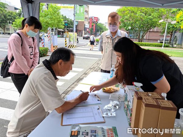 ▲2023年「希望家園‧就業快餐車」，於新營文化中心正式啟動，展開37區、80場次就業巡迴宣傳服務，為市民朋友帶來更貼近、貼心及便利的在地就業服務。（圖／記者林悅翻攝，下同）