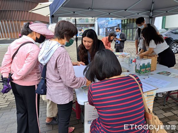 ▲2023年「希望家園‧就業快餐車」，於新營文化中心正式啟動，展開37區、80場次就業巡迴宣傳服務，為市民朋友帶來更貼近、貼心及便利的在地就業服務。（圖／記者林悅翻攝，下同）