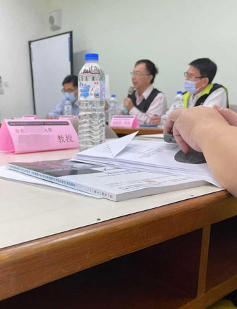 爆料人直指王和助理教授小三聯手，伸向南投縣共10億元的2個國民運動中心案，2人開會領出席費、會前會後還在摩鐵「連結」。（圖／民眾提供）