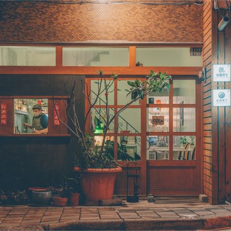 ▲▼「文化成年禮金」加碼獨立書店，2點變3點，最高放大到1800點，尤其鼓勵青年到離島時帶走一本書。（圖／文化部）