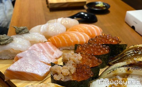 ▲▼壽司,日式料理,鮭魚,生魚片,日料。（圖／記者施怡妏攝）