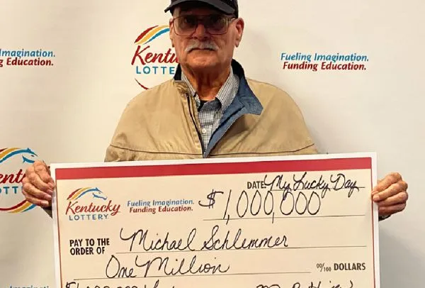 開車一半突然沒油！男加油順手買彩券　當場刮中3千萬元。（圖／翻攝自Twitter／Kentucky Lottery）