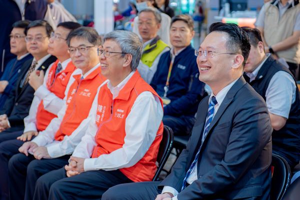 ▲蘇副市長向陳建仁院長提供更好大眾運輸服務