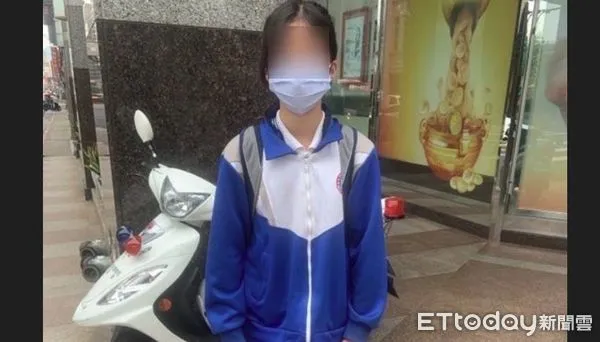 ▲▼13歲少女公車搭過站，暖警快車送抵校門。（圖／記者邱中岳翻攝）