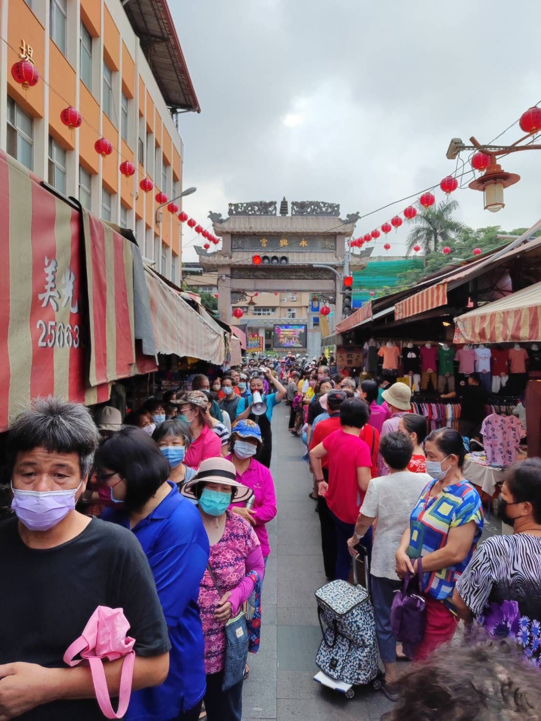 ▲▼物調券第二天兌換過程順利　中市府持續振興庶民經濟。（圖／臺中市政府經濟發展局提供）