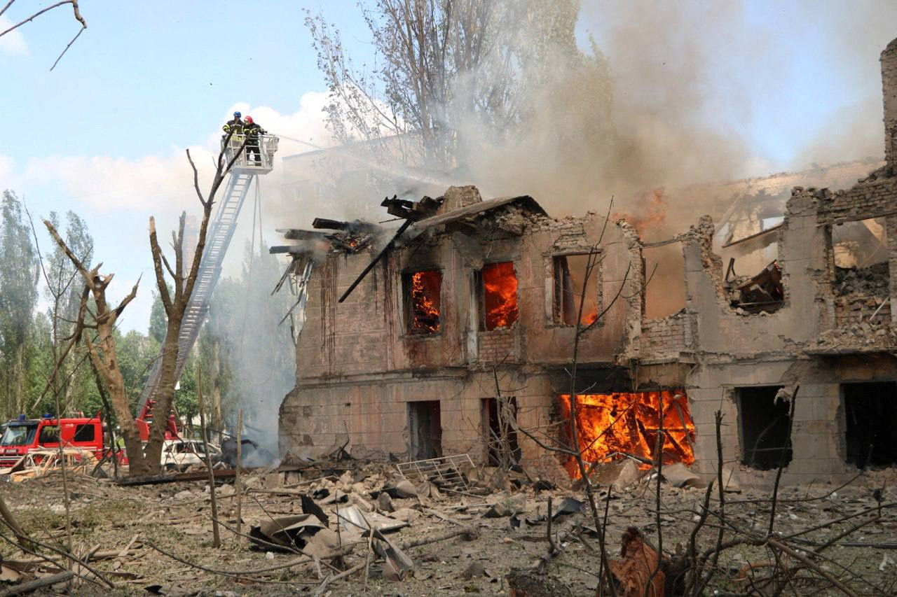 ▲▼ 烏克蘭東部城市聶伯城（Dnipro）診所遭飛彈空襲。（圖／路透）