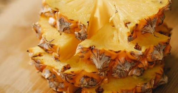 許多人吃鳳梨會被「割舌頭」，科學家找到原因了。（示意圖／翻攝自pexels）