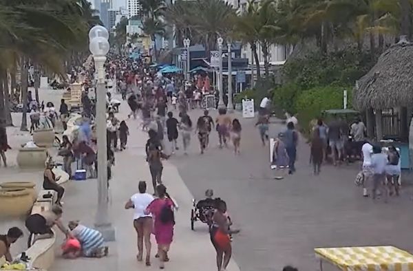 ▲▼美國好萊塢海灘發生槍擊案，造成至少9人受傷。（圖／翻攝自推特）