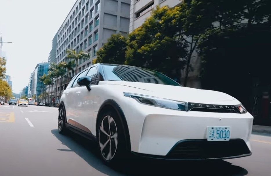 ▲鴻海釋出最新Model C電動車試駕影片，揭露更多未來量產納智捷n⁷更多資訊。（圖／翻攝自鴻海，以下同）