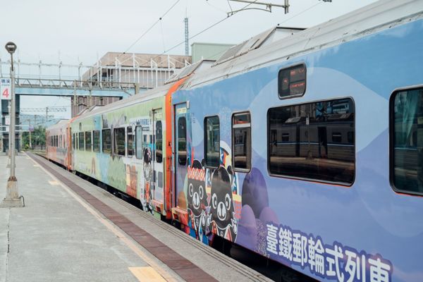 ▲國寶級蒸汽火車CT273「仲夏寶島號」今夏從台東站出發，沿線停靠5個特色車站。（圖／易遊網提供）