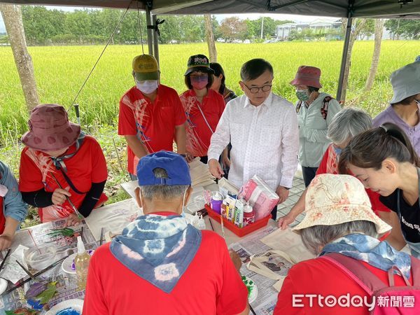 ▲立委劉櫂豪2日參加「共下入新屋 食茶打嘴鼓—關山鎮客庄生活傳藝中心」開幕茶會。（圖／記者楊漢聲翻攝）