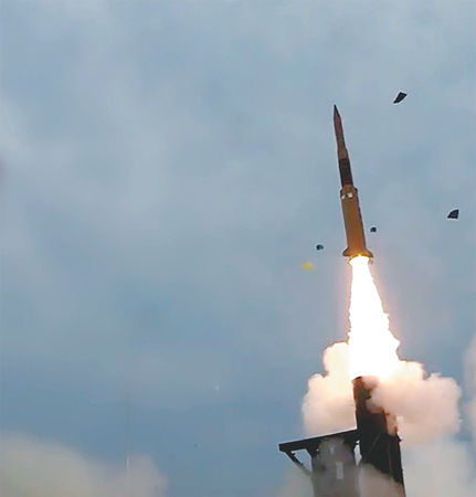 ▲▼南韓遠端地對空導彈攔截系統L-SAM第4次測試成功攔截模擬敵方導彈的目標彈。（圖／南韓國防科學研究所）