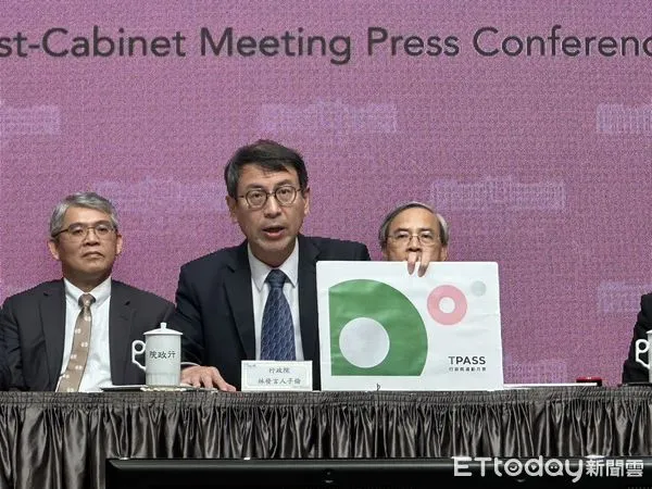 ▲▼行政院發言人林子倫談交通月票。（圖／記者陳家祥攝）