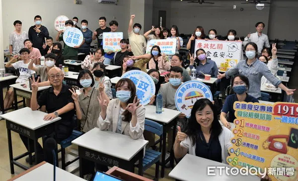 ▲台東縣政府，以「公共工程」及「食品安全」為主軸，前進東大校園開講。（圖／記者楊漢聲翻攝）