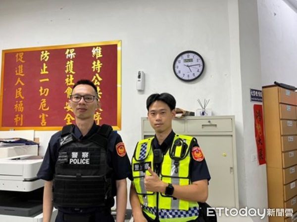 ▲內湖警分局大湖派出所警員林青留、陳奕安到場攔阻鍾男匯款。（圖／記者張君豪翻攝）