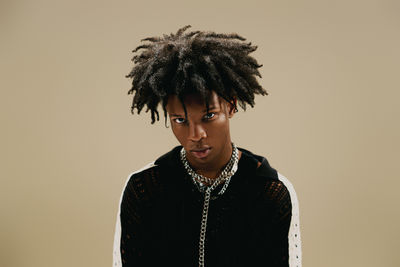 饒舌歌手車上女屍身分確認！15歲蹺家少女「有同款刺青」　被挖出疑為對方寫歌