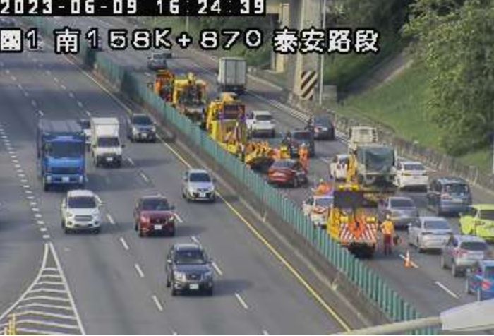 快訊／又撞緩撞車！國1泰安段轎車迎面撞　占內車道回堵1km | ETtoday社會新聞 | ETtodayAMP