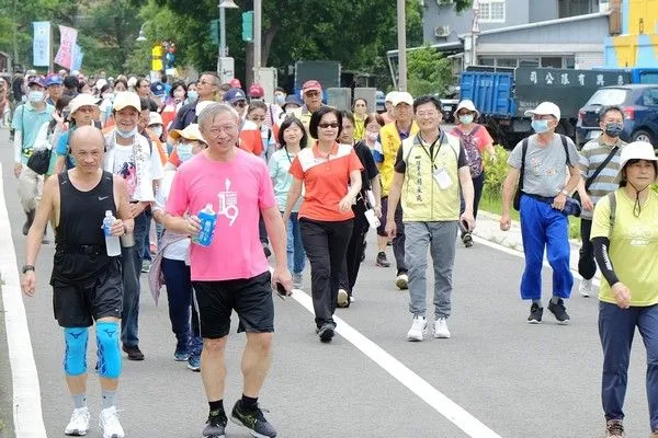 ▲北區國稅局「租稅宣導公益健走」