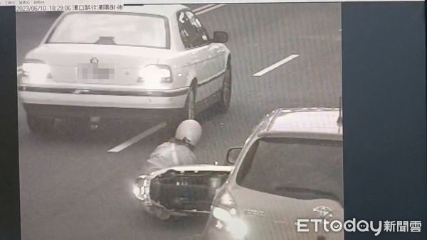 ▲▼酒駕男子撞倒機車女落跑，3名熱心路人騎車上前攔下，原來是喝酒不敢停。（圖／民眾提供，下同）