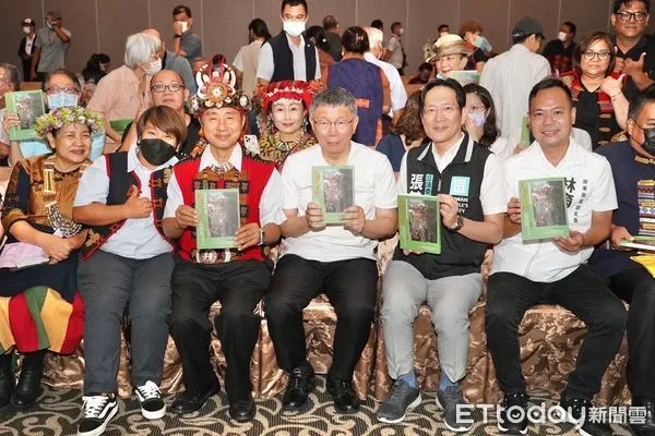 ▲柯文哲參加梁明輝新書發表會             。（圖／民眾黨屏東縣黨部提供）