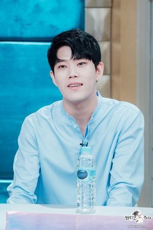 ▲A某出面澄清東夏不是霸凌者。（圖／翻攝自《Radio Star》）