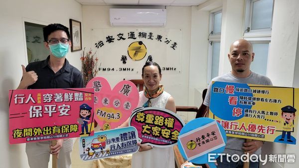 ▲關警交通組長警廣專訪宣導「停讓行人」規定 。（圖／記者楊漢聲翻攝）