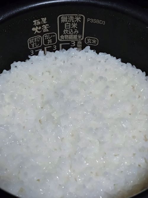 ▲▼用氣泡水煮白米飯。（圖／翻攝自grapee）