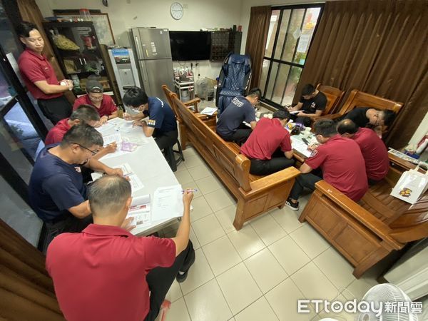 ▲台南市消防局第六大隊12日特針對21名幹部，辦理消防學科及術科訓練。（圖／記者林悅翻攝，下同）
