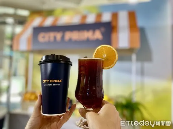 ▲▼7-11 CITY PRIMA夏季全新小農水果冰磚咖啡「橙香陽光」、「檸靜時光」。（圖／記者周姈姈攝）