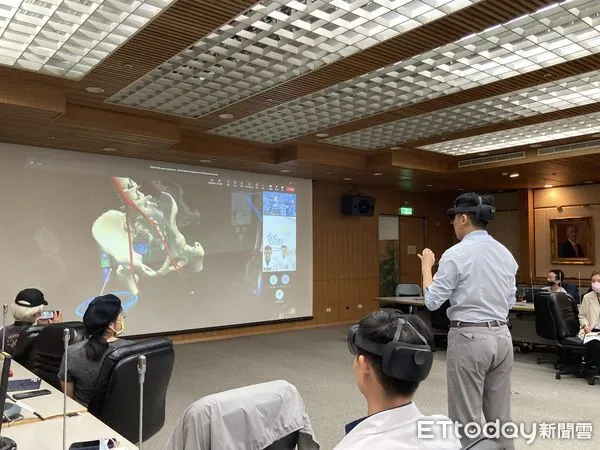 ▲▼臺大醫院攜手微軟跨域合作 共創臨床醫療教學與遠距會診新未來記者會。（圖／記者洪巧藍攝）