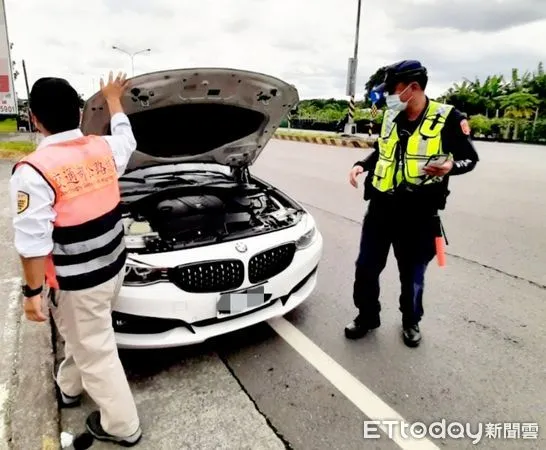 ▲高雄區監理與東執行分署共同進行合作意向書的簽署             。（圖／記者陳崑福攝）