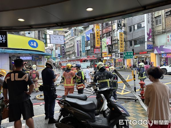 ▲▼板橋中正路氣爆。（圖／記者陳以昇翻攝）