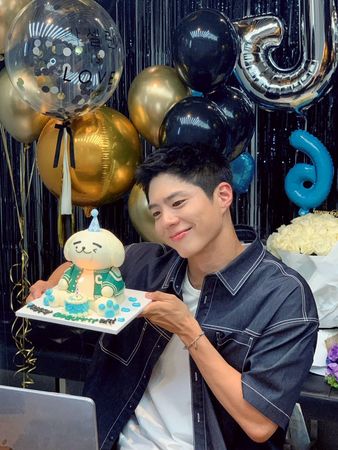 ▲朴寶劍16日開生日直播。（圖／翻攝自推特／BOGUMMY）