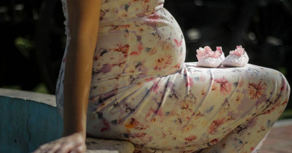 懷孕7個月痛到走不動　英國媽請假被解雇「5天後反轉人生」