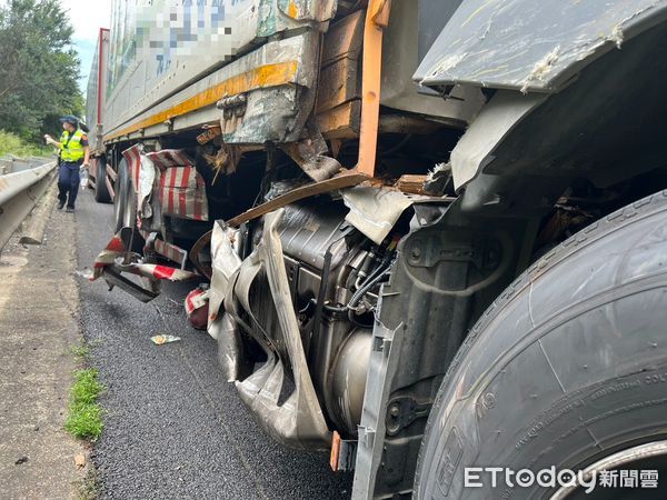 ▲國道3號嚴重車禍，聯結車撞緩撞車釀1死1命危。（圖／記者蔡文淵翻攝，下同）