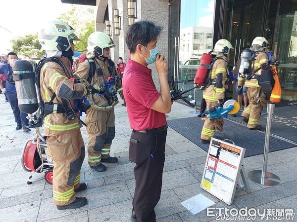 ▲台南市消防局第七大隊，20日於煙波大飯店台南館，辦理企業自主防災應變演練，強化飯店員工防災意識與應變作為。（圖／記者林悅翻攝，下同）