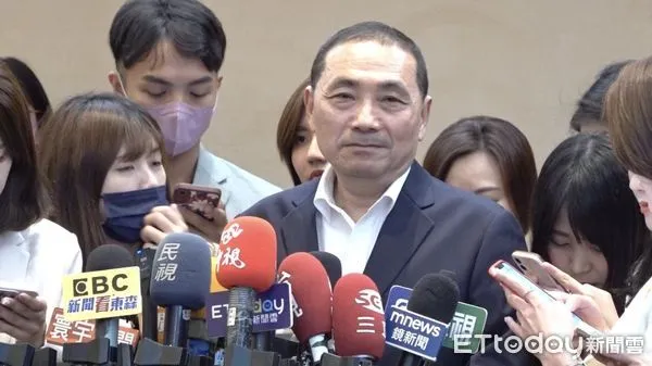 ▲▼  侯友宜受訪時事    。（圖／記者許靖騏攝）