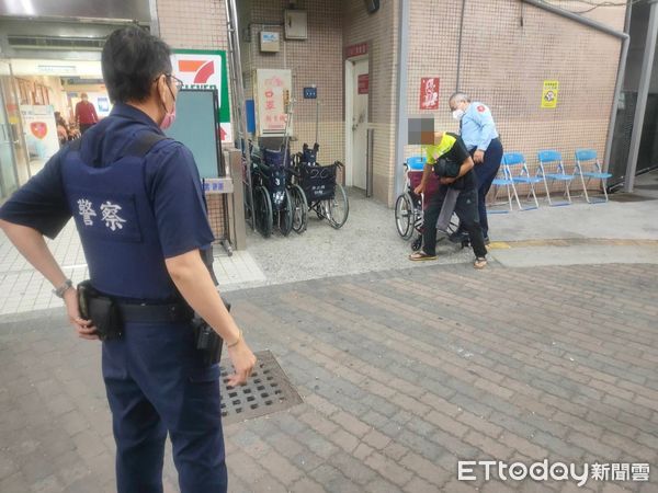 ▲里港警分局鹽埔分駐所所長廖永敏及警員莊家豪開道讓洪男快速到醫院治療             。（圖／記者陳崑福翻攝）